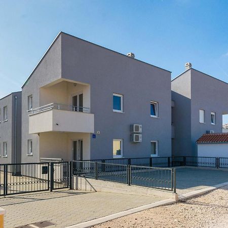 Nice Apartment In Vrsi-Mulo With Wifi エクステリア 写真