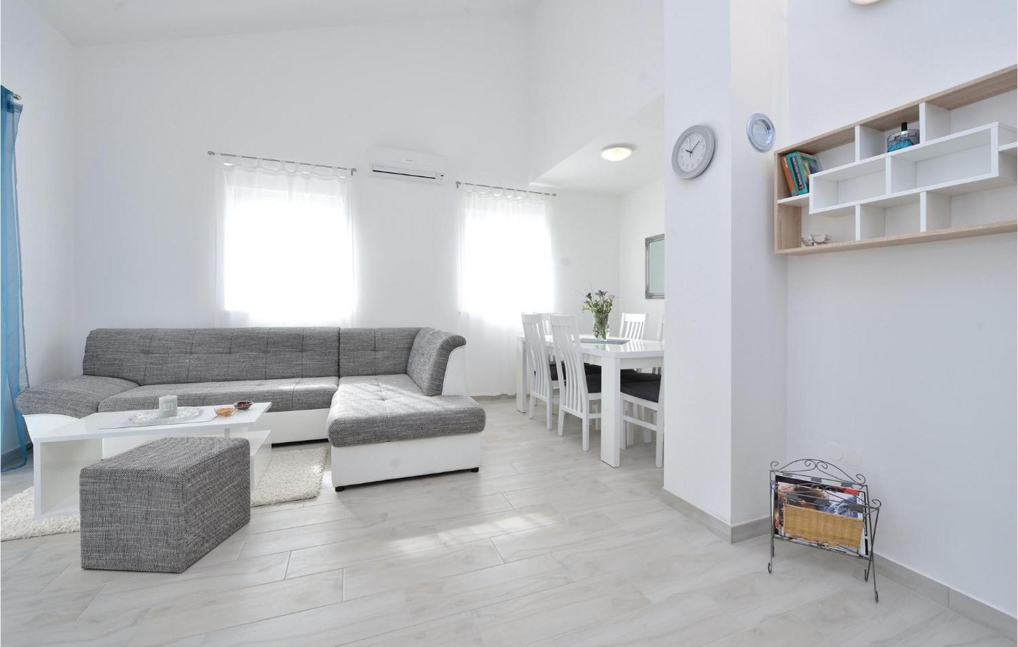 Nice Apartment In Vrsi-Mulo With Wifi エクステリア 写真