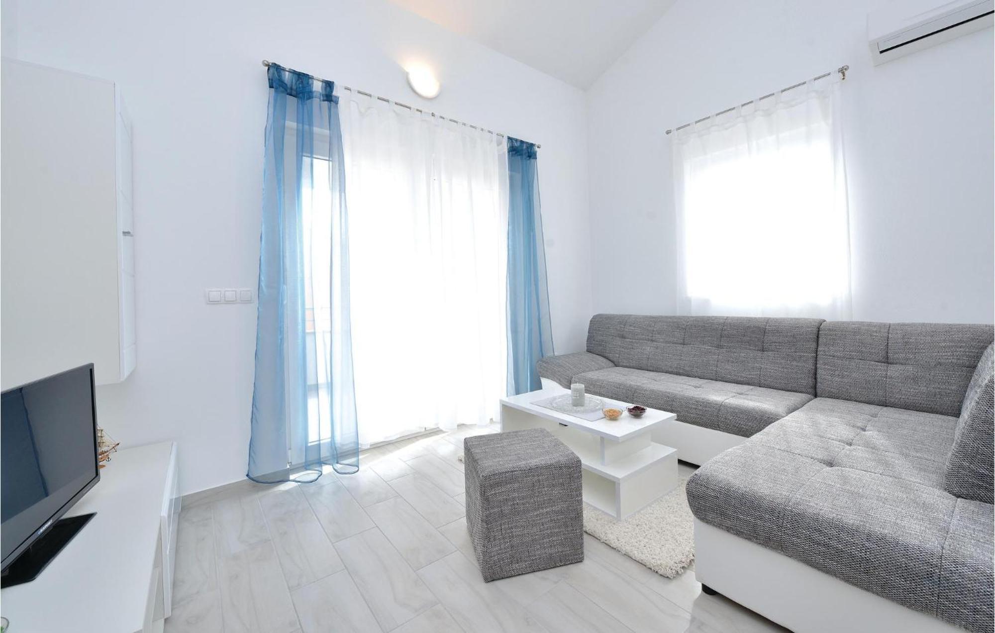 Nice Apartment In Vrsi-Mulo With Wifi エクステリア 写真