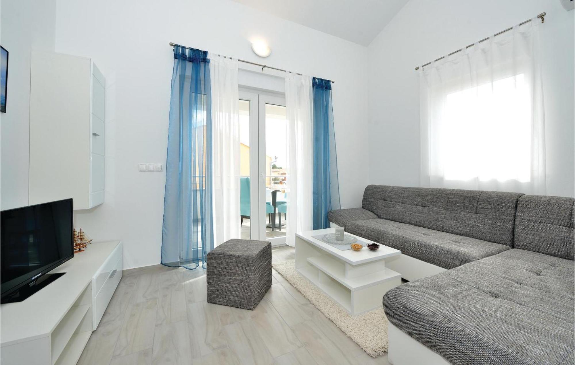 Nice Apartment In Vrsi-Mulo With Wifi エクステリア 写真