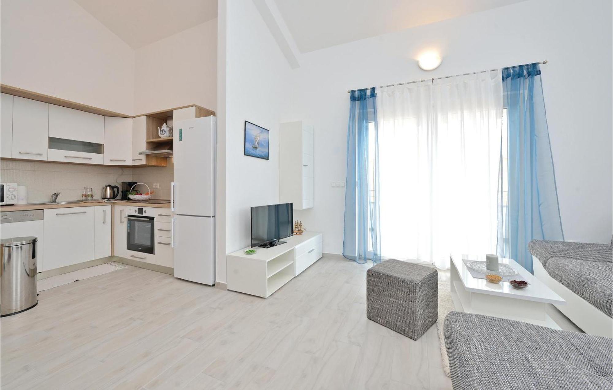Nice Apartment In Vrsi-Mulo With Wifi エクステリア 写真